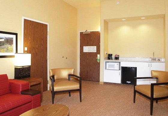 Courtyard 3*