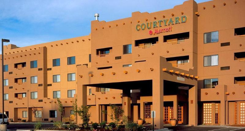 Hotel Courtyard